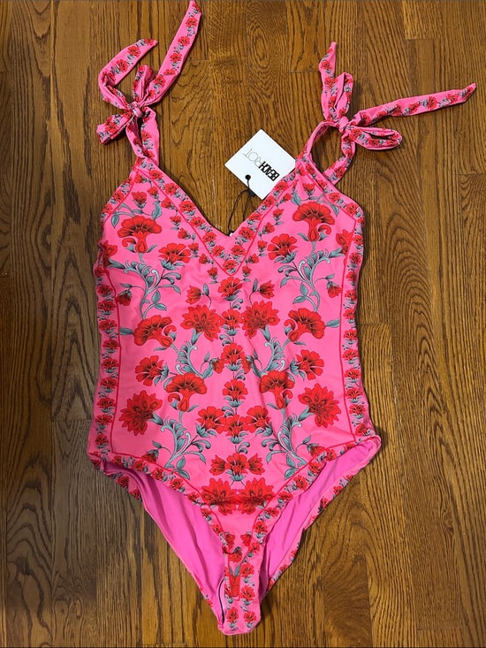 Beach Riot Other - NWT BeachRiot Magenta and Floral One Piece